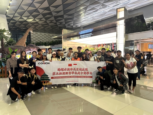 1.印尼機(jī)場(chǎng)歡送 1.印尼機(jī)場(chǎng)歡送